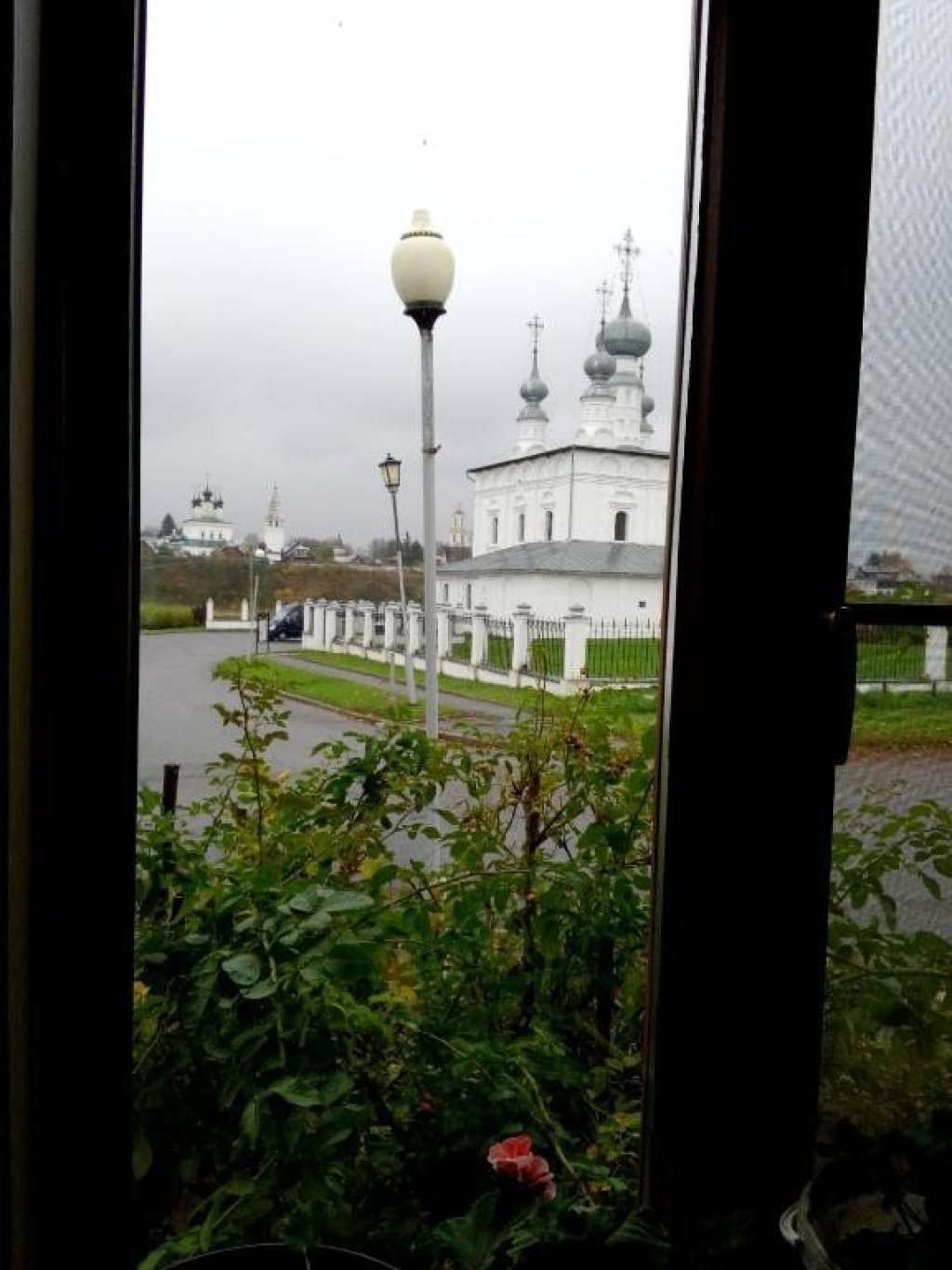 Дом у Покровского монастыря Суздаль