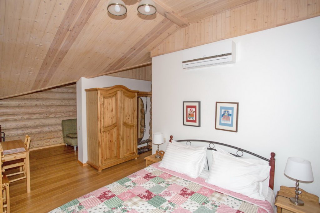 Мини-гостиница Усадьба на Спасской Суздаль, Трёхместный номер с двуспальной кроватью